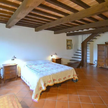 Cozy In With House A Panoramic View Anghiari